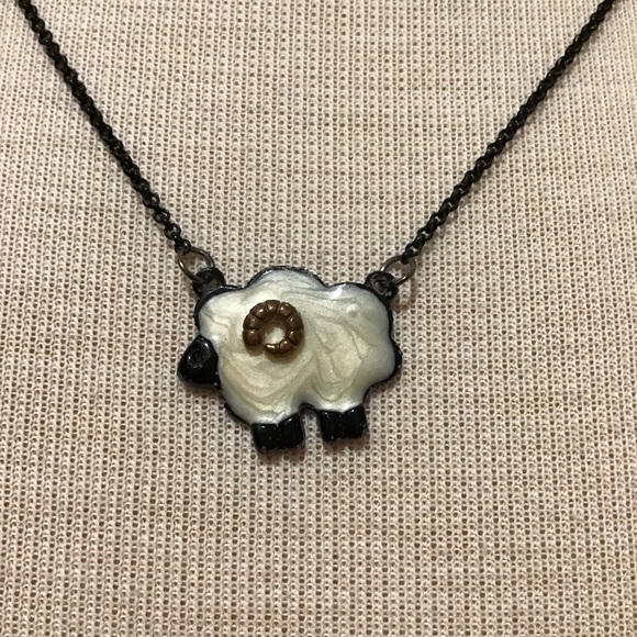 Aries Zodiac Necklace ♈️🐏✨ Springtime Vibes - Picture 3 of 8